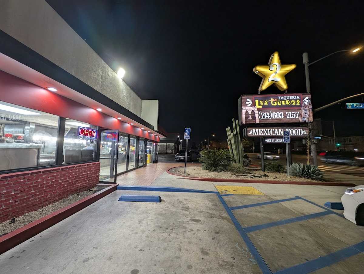 Taqueria Los Gueros 2