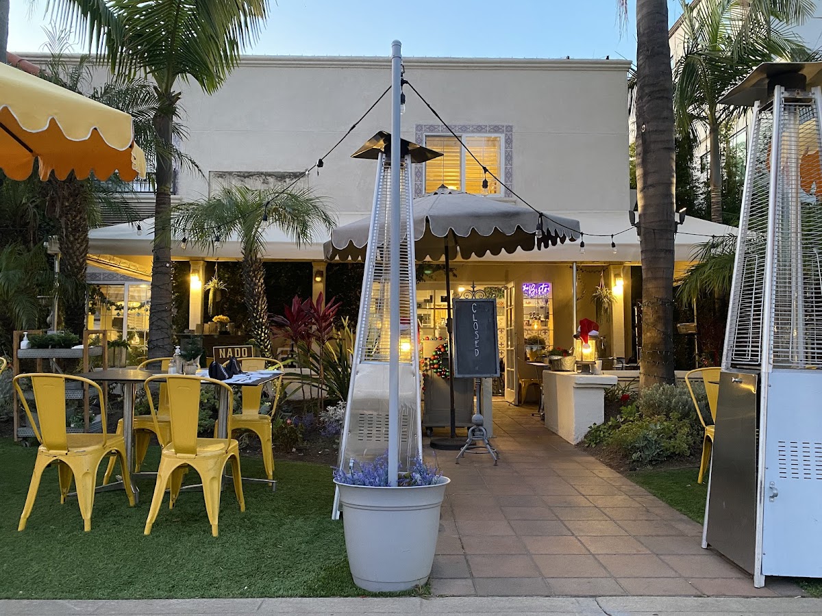 Crown Bistro